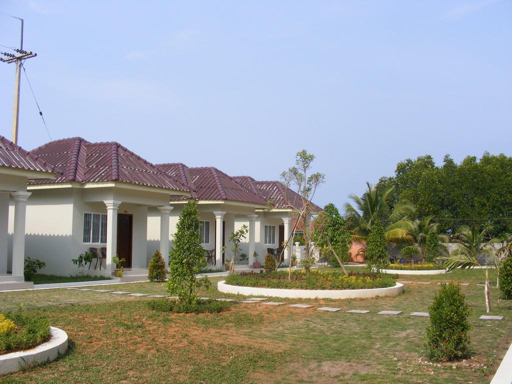 Chnerikray Guesthouse Krŏng Kaôh Kŏng Exteriör bild